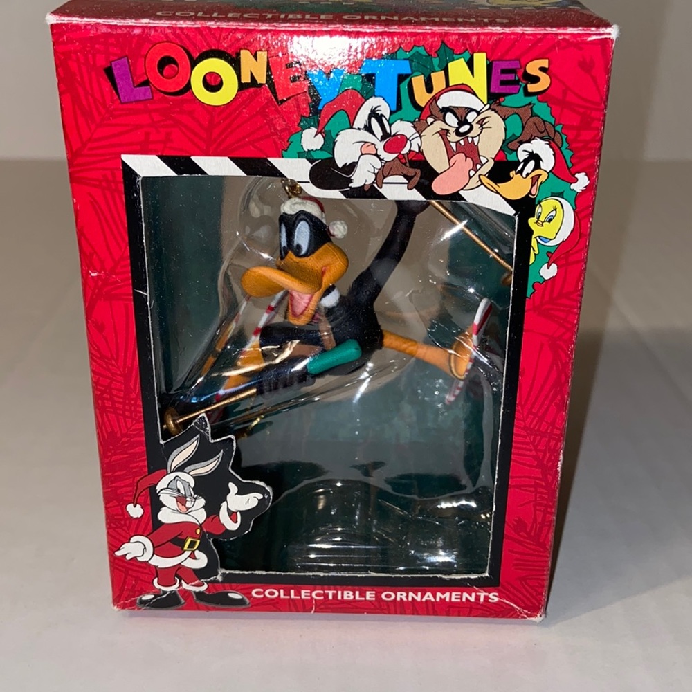 Vintage Looney Tunes Warner Bros. Matrix Daffy Duck Skiing Christmas Ornament